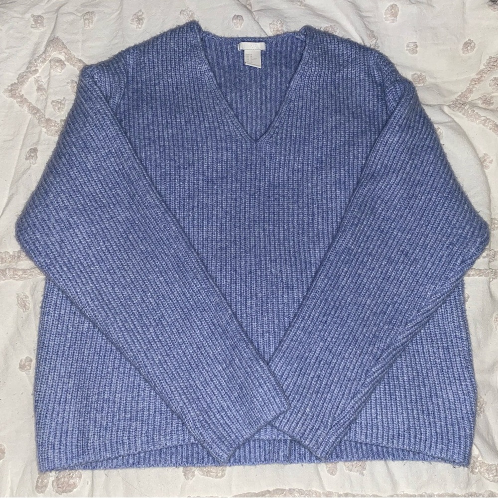 H&M long sleeve v-neck sweater